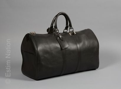 LOUIS VUITTON (2010) BAG "KEEPALL 45" in black epi leather, address tag numbered...