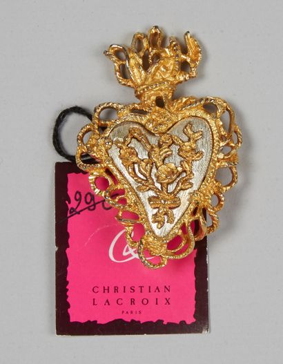 CHRISTIAN LACROIX (NOEL 1997) BROCHE en métal doré et argenté figurant un coeur stylisé...
