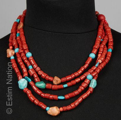 ANONYME NECKLACE four rows composed of pearls way coral and alternated with pearls...