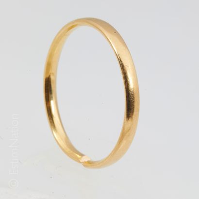 LOT OR Chevalière in 18K (750/°°) yellow gold marked with the initials EL. 

Gross...