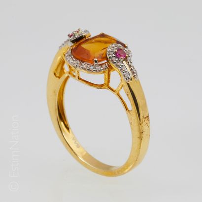 BAGUE VERMEIL ET BÉRYL JAUNE Bague en vermeil (925 millièmes), ornée d'un béryl jaune...