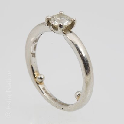 DE BEERS. BAGUE PLATINE De Beers. Bague solitaire en platine 950°/00 ornée d'un diamant...