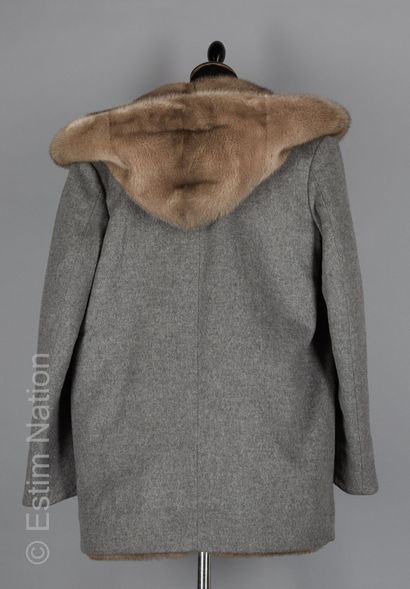 ANONYME 3/4 reversible coat with hood in sapphire mink on one side, grey cashmere...