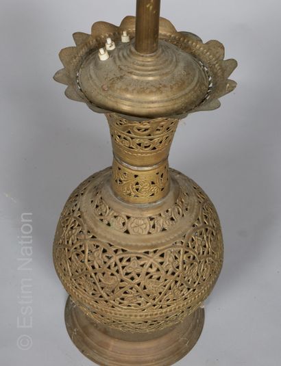 ART ISLAMIQUE 
EGYPT











Large mosque lamp of hexagonal form in openwork brass,...