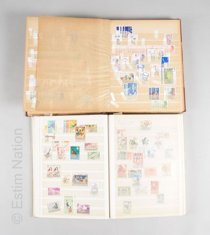 PHILATELIE 9 albums de timbres (**/*/O) + 10 Carnets de circulation: Andorre français...