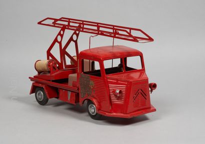 JOUETS MECANIQUES JRD



Camion de pompier CITROËN de type fourgon H avec deux figurines,...