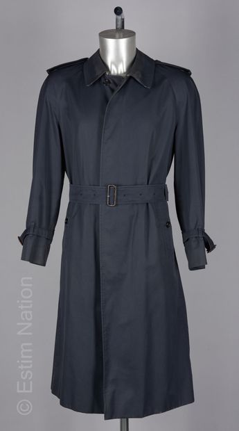 BURBERRYS' TRENCH COAT in navy cotton and polyester, flap, belt, tartan lining (approx....