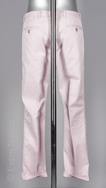 TAKESHY KUROSAWA PANTALON en gabardine de coton rose pâle à revers (T 48)