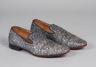 Christian LOUBOUTIN PAIR OF MOCASSINS fully glittered silver (P 40) (small folds...