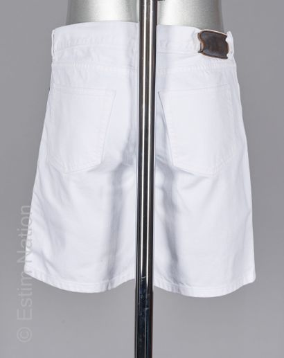 GIVENCHY White denim shorts with logo band (W 32)