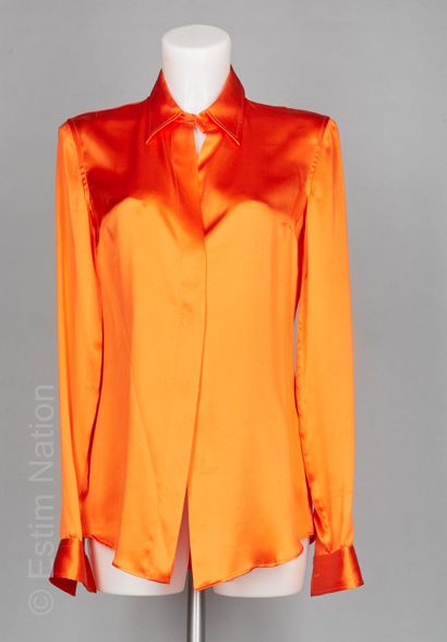 DOLCE & GABBANA TROIS BLOUSES en satin de soie : orange, jaune et vieux rose (env...