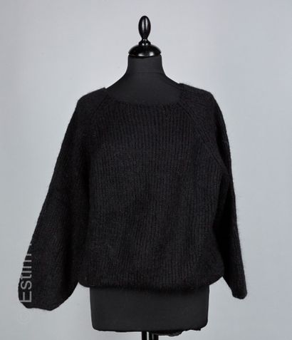 JOHANNA SIX PULL OVER knit wool and acrylic various one hooded (approx T S/M) (pilling...