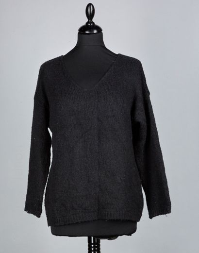 JOHANNA SIX PULL OVER knit wool and acrylic various one hooded (approx T S/M) (pilling...
