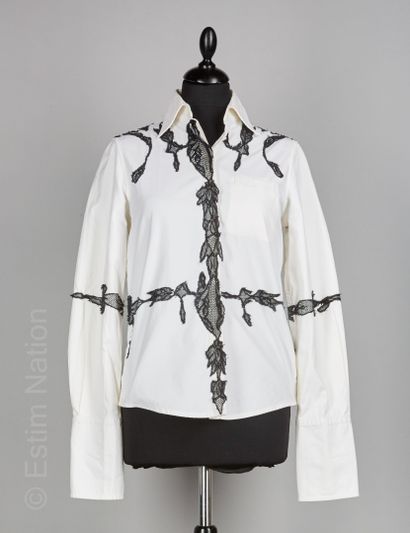GIVENCHY White cotton shirt with black lace appliqué (S 36) (one button broken)