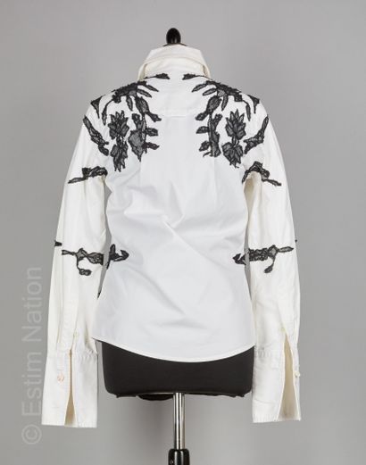 GIVENCHY White cotton shirt with black lace appliqué (S 36) (one button broken)