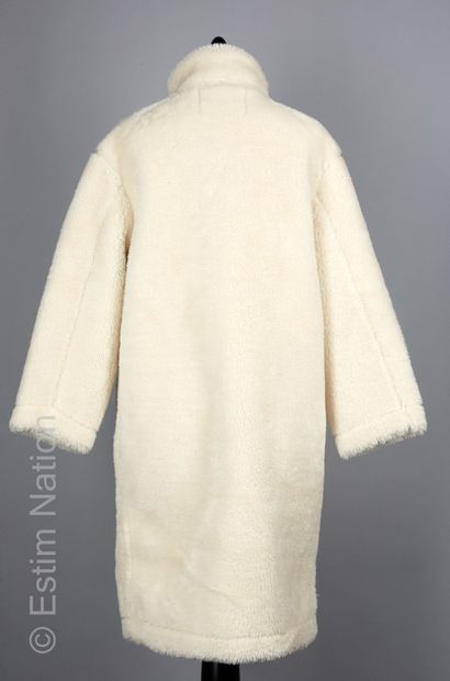K. ZELL Coat in fake fur like polar bear, tabs on the collar, two pockets (S) (new...