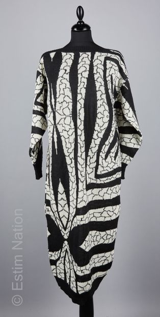 PIERRE CARDIN VINTAGE ROBE en tricot de laine et acrylique noir et blanc, encolure...