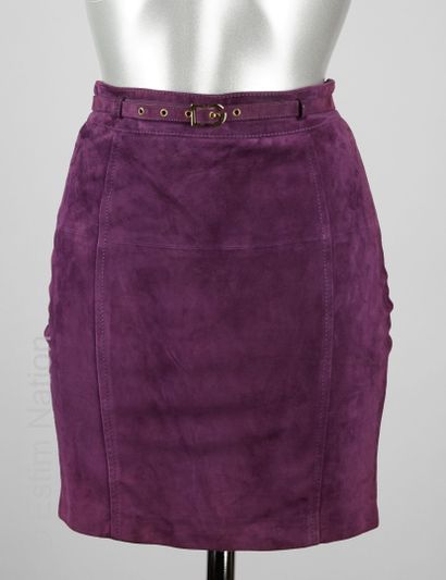 DOLCE & GABBANA JUPE en chèvre velours violet agrémentée de sa ceinture (T 38it soit...