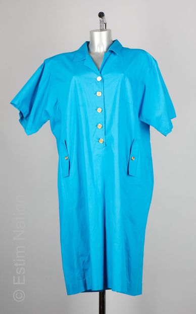 BURBERRYS' OF LONDON VINTAGE ROBE « SAC » en coton turquoise, simple boutonnage en...