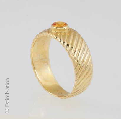 BAGUE JONC VERMEIL, SAPHIR ORANGE Ring in vermeil (925 thousandths) decorated with...