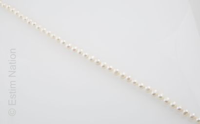 PERLES DE CULTURE - A ENFILER Ensemble de perles de culture sur fil. 

Diamètre des...