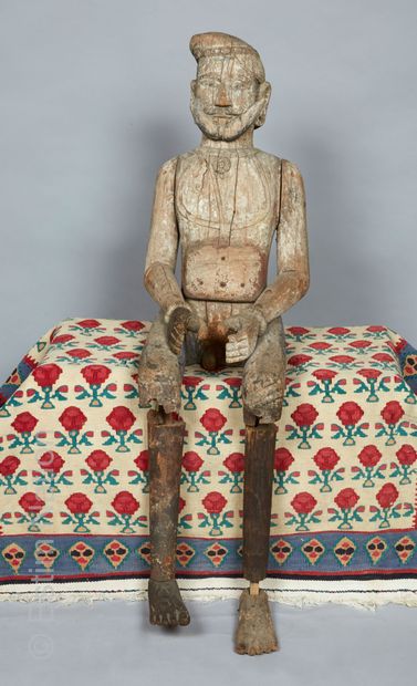 INDE - SCULPTURE Rajput 



Sujet en bois sculpté et polychrome figurant un dignitaire...