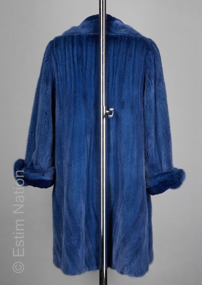 Fourrures Georges REINE 7/8th coat in elongated mink worked in blue glossy curve,...
