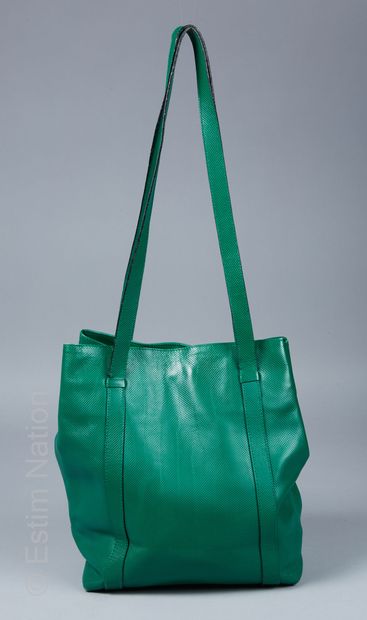 BOTTEGA VENETA VINTAGE CABAS en cuir façonné d'un quadrillage vert, doublure en peau...