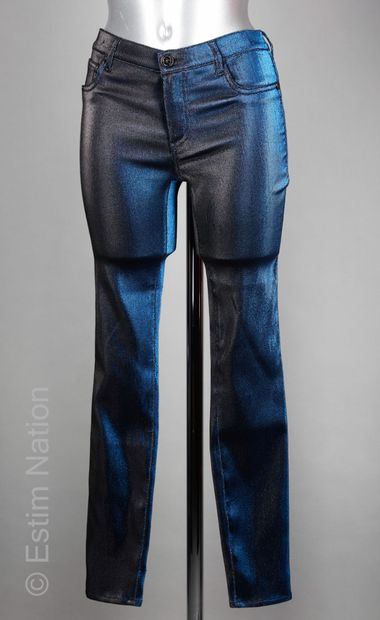 CHANEL (COLLECTION CROISIERE 2015) Slim-fit pants in stretch cotton and polyamide...