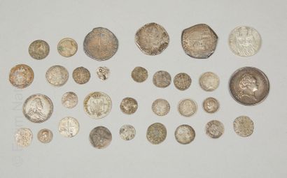 NUMISMATIQUE Lot de pièces en argent (monnaies, jetons, médailles) : royales, féodales,...