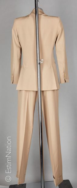 Yves SAINT LAURENT Rive Gauche (MODIFICATION AU CATALOGUE) 
TAILOR in cold beige...