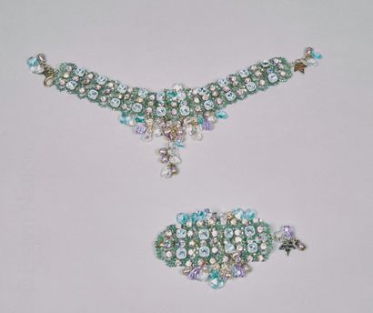 ANNE CARO DE LASCAUX PARURE en strass et perles de verre irisées : collier de chien...