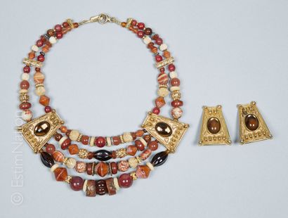 MARIE- VICTOIRE KAMER DEMI PARURE composé d'un collier en perles en verre, métal...
