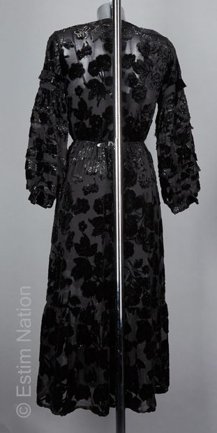 The KOOPLES ROBE en polyester et panne de velours pailleté noir à décor floral, manches...