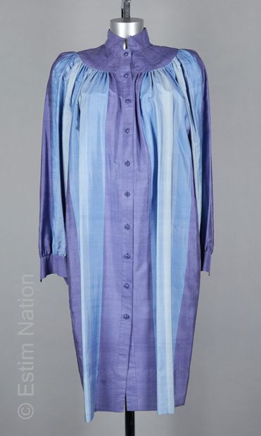 BALENCIAGA vintage ROBE en soie sauvage rayée en camaïeu de bleu et violet, deux...