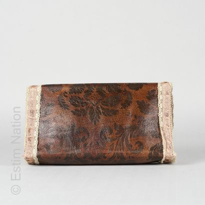 KABALE (FAIT A DUBAI) Leather POCKET printed with a floral pattern enhanced with...