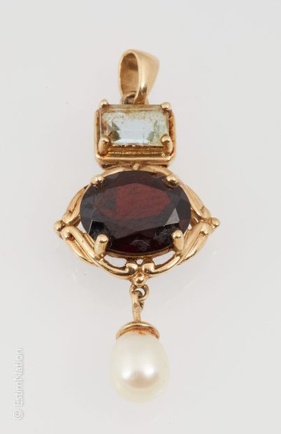 PENDENTIF OR PERLE 9K yellow gold pendant (375°/00) set with a topaz, an oval-cut...