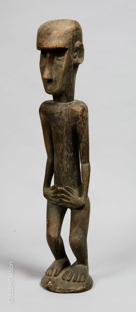 TIMOR TIMOR



Sujet en bois sculpté figurant un ancêtre debout les mains jointes.



Hauteur...