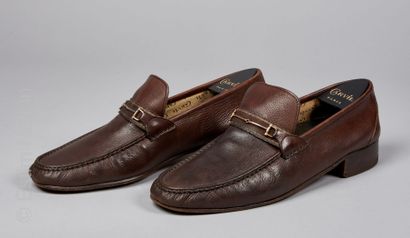 CARVIL CIRCA 1970 PAIR OF MOCASSINS with strap in chocolate stag, bit on the vamp...