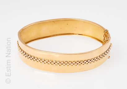 BRACELET JONC OR Bracelet in 18K yellow gold (750/°°) with a smooth bottom and a...