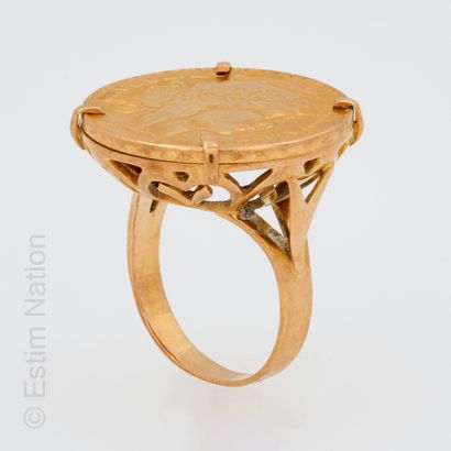 BAGUE OR JAUNE , PIÈCE D'OR 
Yellow gold ring 18K (750 thousandths), decorated with...