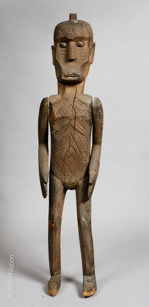 SULAWESI - TORAJA SULAWESI - TORAJA



Tau-tau en bois sculpté figurant un homme...