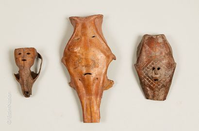 TIMOR - ATONI TIMOR - ATONI



Réunion de trois petits masques en os de petits rongeurs...