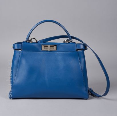 FENDI SAC PEEKABOO en veau Nappa bleu pervenche, doublure en veau façon poulain zébré...