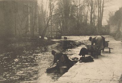 PICTORIALISME - CAPDEVILLE Paul Jules CAPDEVILLE (actif vers 1920-1930)



"Les lavandières"...