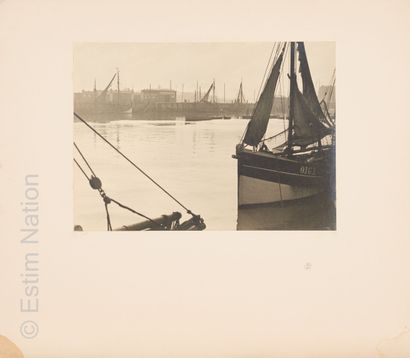 PICTORIALISME - CAPDEVILLE Paul Jules CAPDEVILLE (actif vers 1920-1930)



"Au port"...