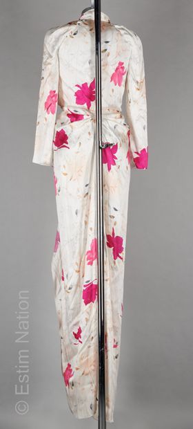 PAULE KA ROBE portefeuille d'inspiration kimono en soie imprimée d'un motif floral...