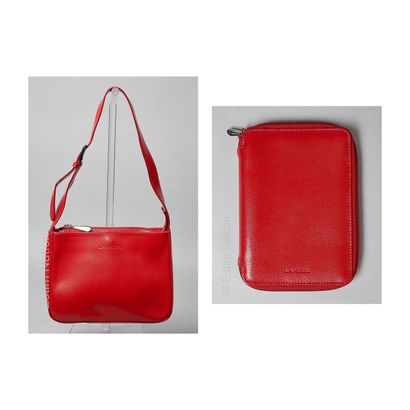 LANCEL ENSEMBLE DE MAROQUINERIE en veau rouge : sac porté épaule (19 x 25 x 9 cm)...