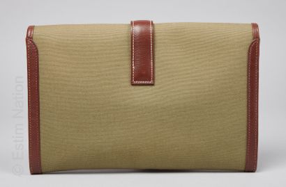 HERMES (1985) POCKET "Jige" in khaki canvas and chocolate Courchevel leather, lining...