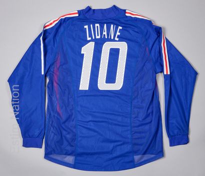 ZINEDINE ZIDANE N° 10 MAILLOT DE FOOTBALL, milieu offensif, Equipe de France, porté...